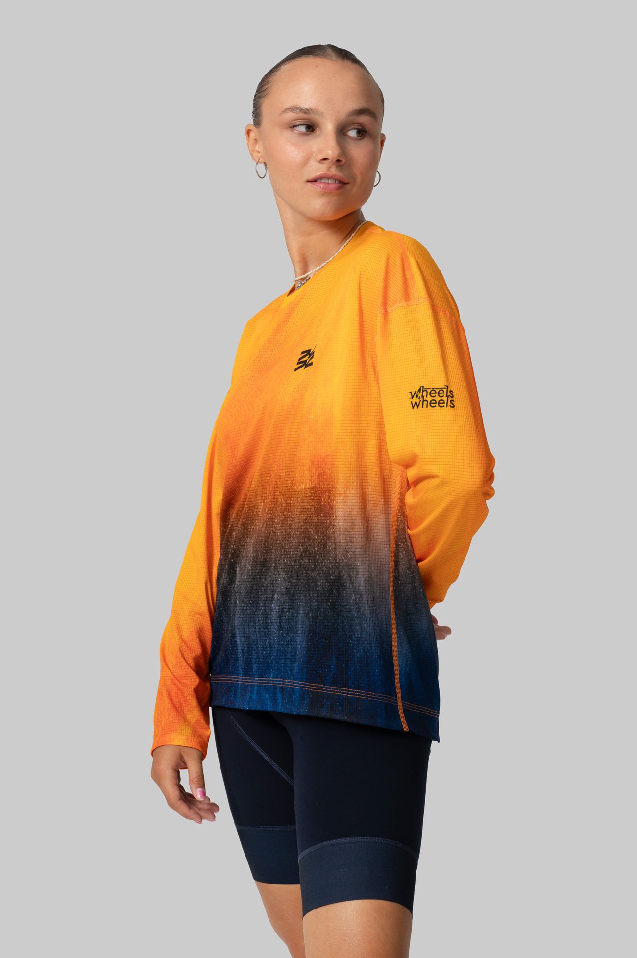 Женский Лонгслив Escape Wheels & Wheels