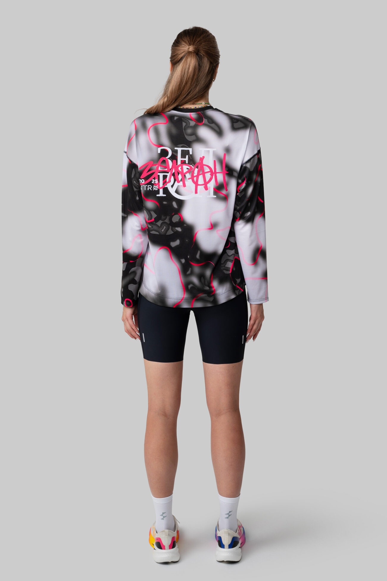 Женский Лонгслив Escape ZELRUN VARENYE CHERNIKA