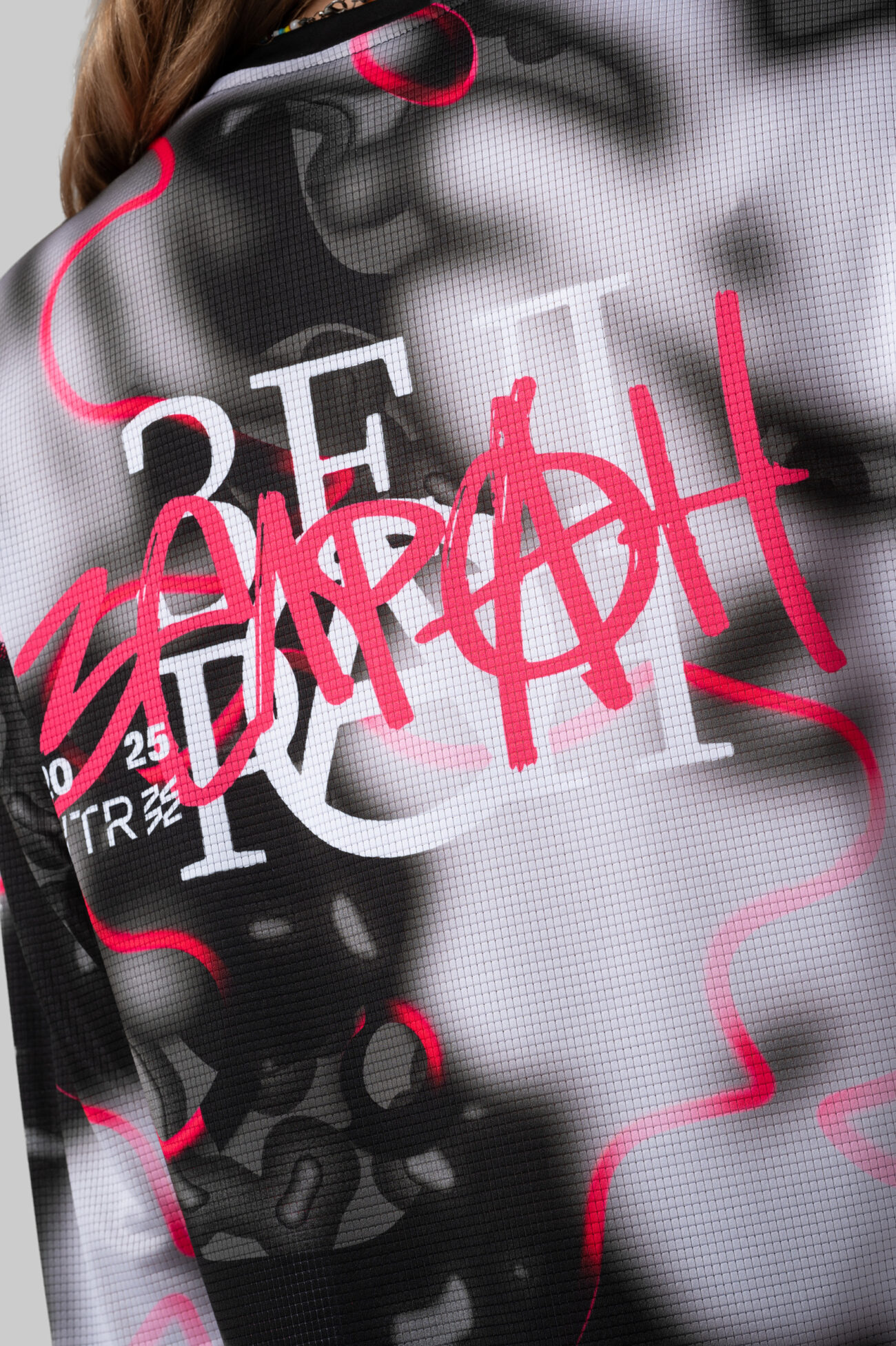 Женский Лонгслив Escape ZELRUN VARENYE CHERNIKA