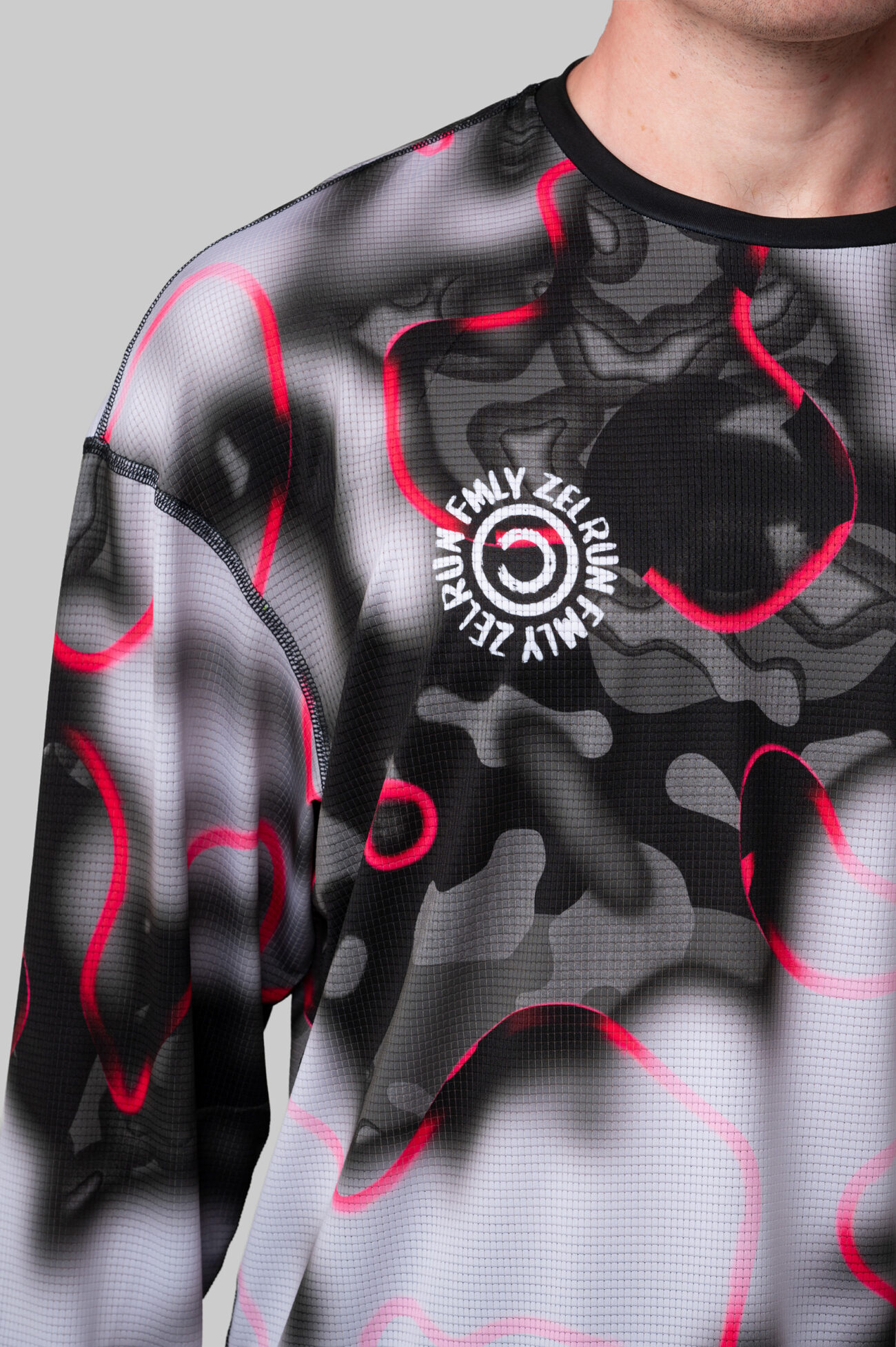 Мужской Лонгслив Escape ZELRUN VARENYE CHERNIKA