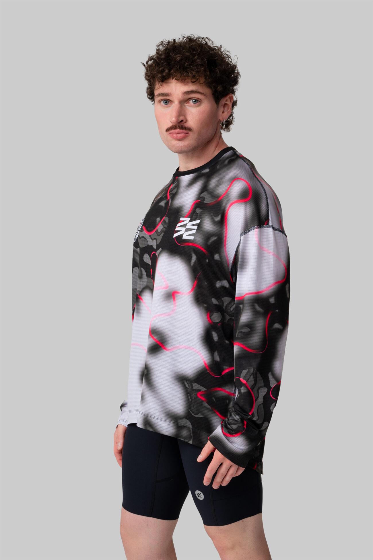 Мужской Лонгслив Escape ZELRUN VARENYE CHERNIKA