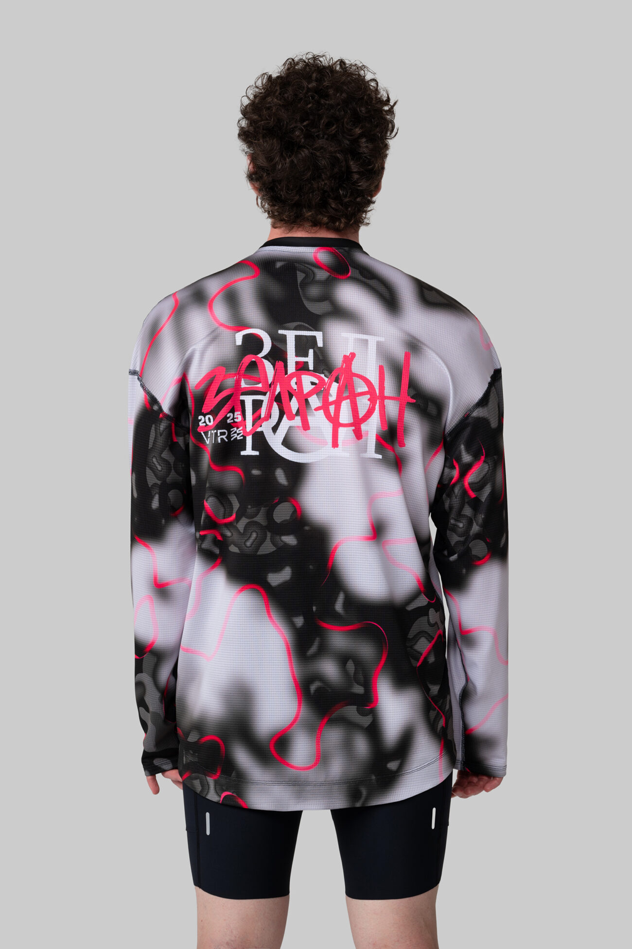 Мужской Лонгслив Escape ZELRUN VARENYE CHERNIKA