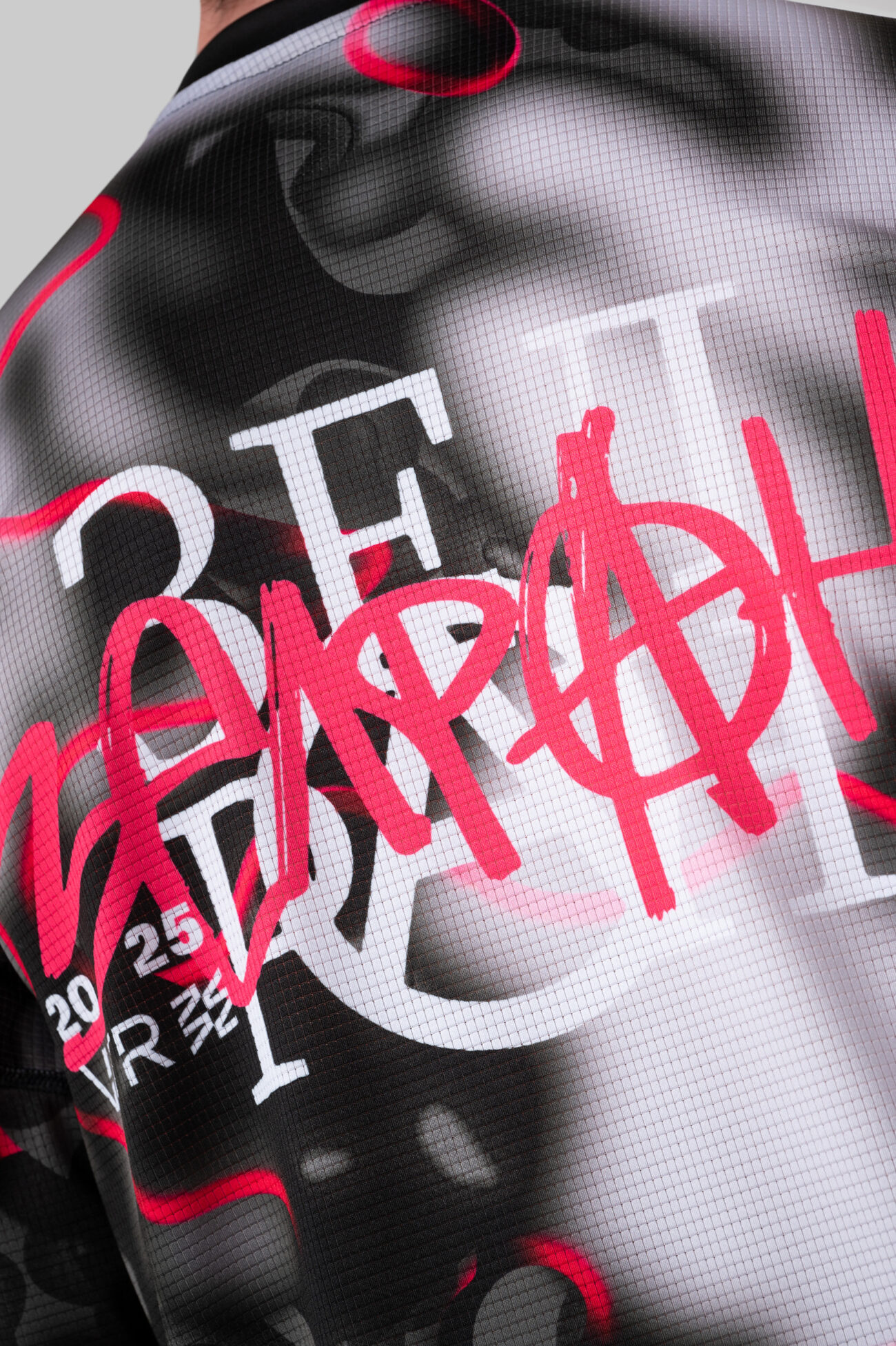 Мужской Лонгслив Escape ZELRUN VARENYE CHERNIKA