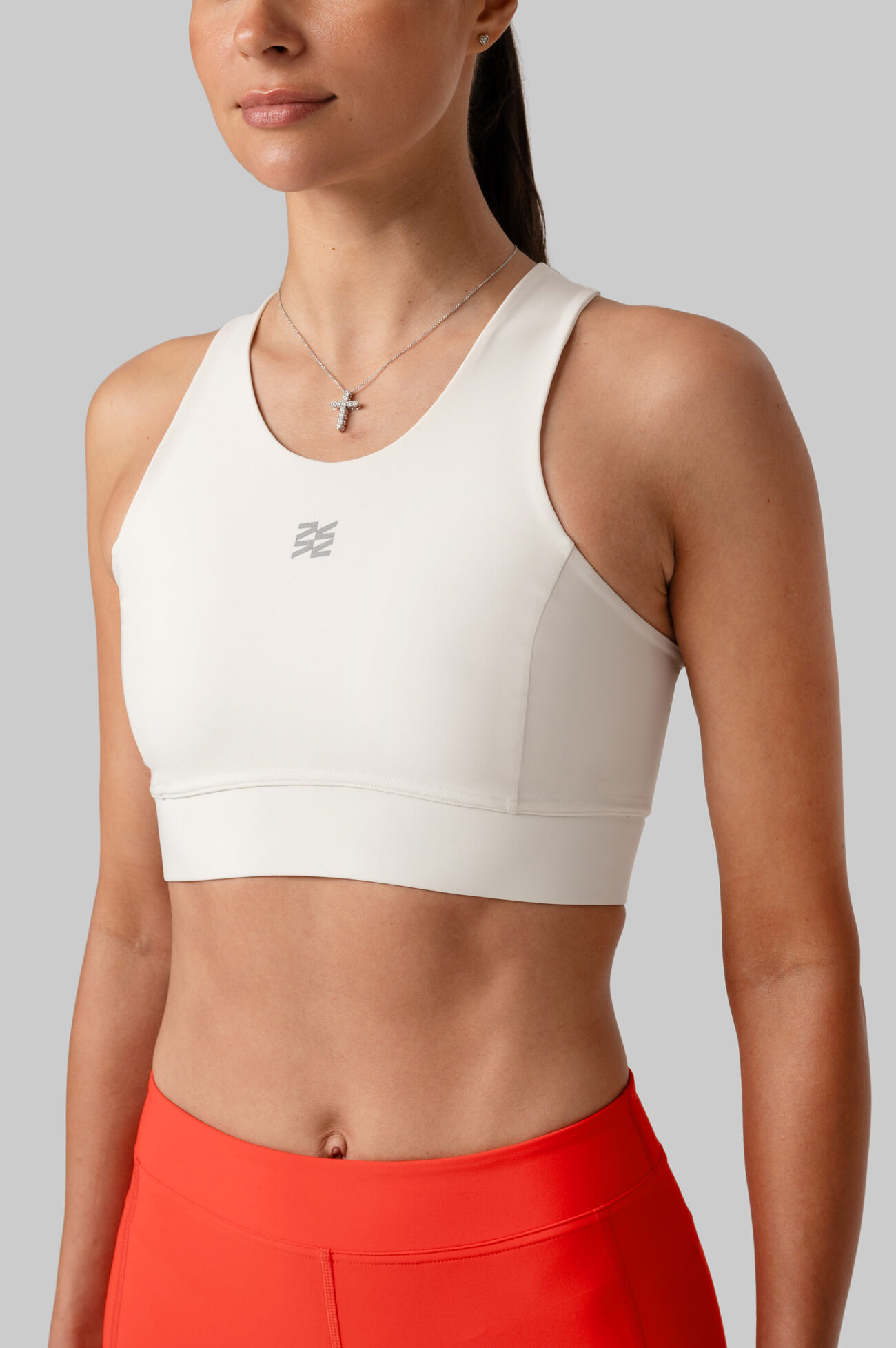 Топ спортивный White