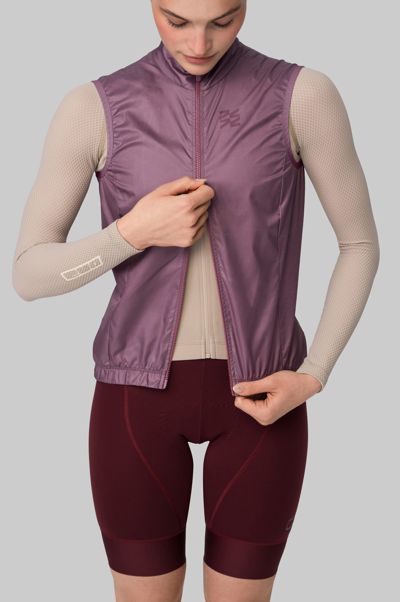 Жилетка ветрозащитная ЭВОЛВ (EVOLVE) Баклажан женская