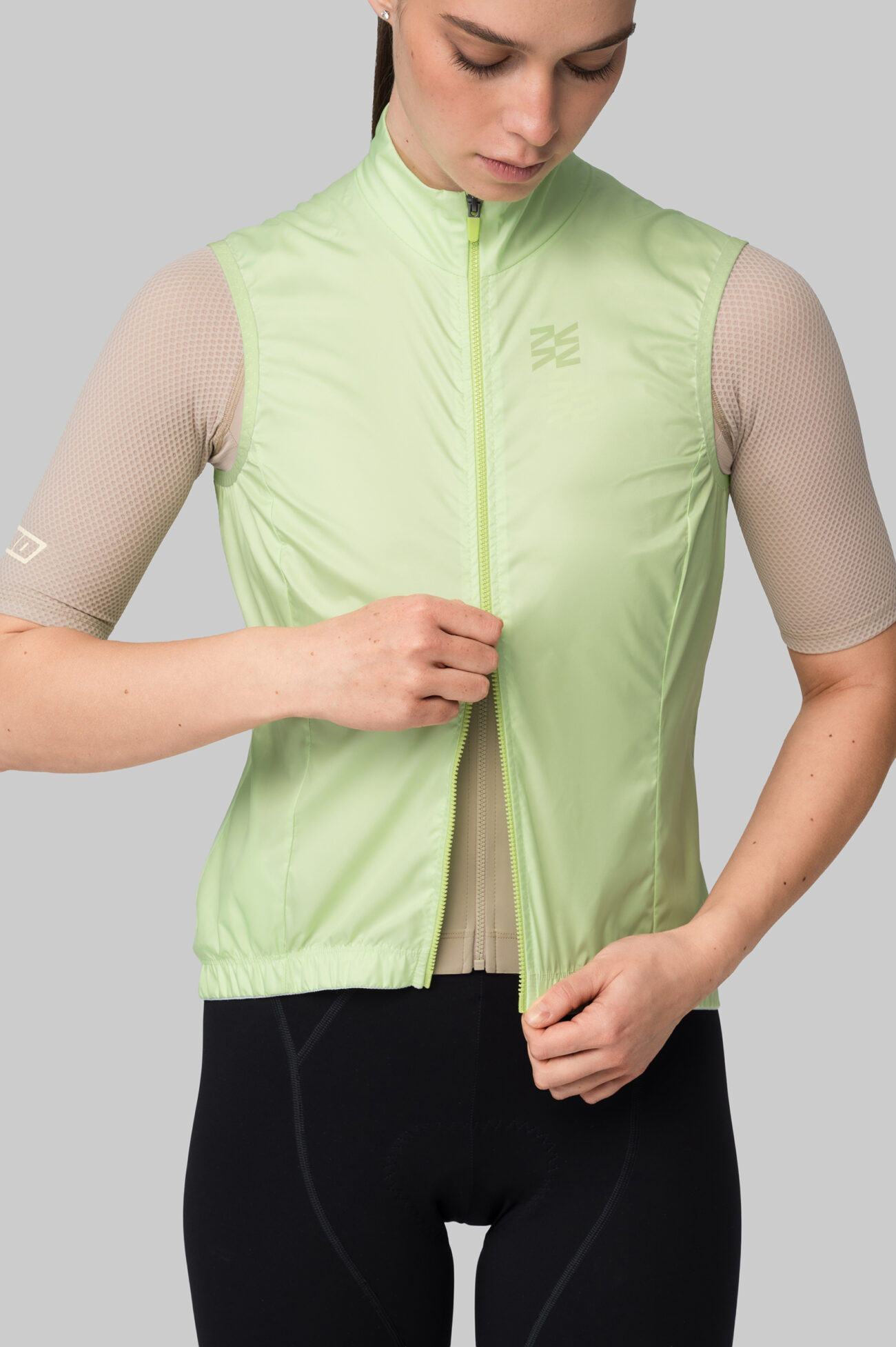 Жилетка ветрозащитная ЭВОЛВ (EVOLVE) Лайм женская